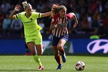 Na ženski nogometni tekmi med Atleticom in Barcelono več kot 60.000 gledalcev 
