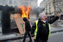 V Franciji nameravajo omejiti proteste