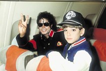 Michael Jackson – obsojanje pedofila, čaščenje umetnika