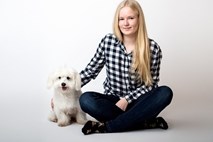 Pri petnajstih začela izdelovati opremo za pse, zdaj jo poznajo v 35 državah  