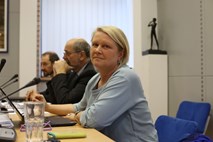 Natalija Gorščak o tem, da interesi posameznikov in skupin na TV Slovenija še vedno prevladujejo nad interesi programa