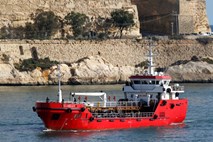 Malteška mornarica prevzela nadzor nad ladjo, ki so jo ugrabili migranti 