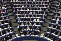 V Bruslju v senci kritik objavili predzadnjo projekcijo sedežev prihodnjega Evropskega parlamenta 
