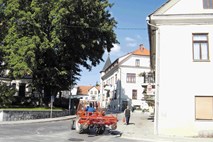 Moravški župan godbi in učencem ne dovoli na proslavo v Češnjicah