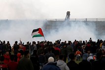 V Gazi na protestih več deset tisoč ljudi, številni ranjeni 
