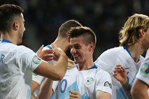 Slovenija po dveh remijih ostaja 63. reprezentanca sveta