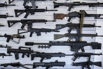 Nova Zelandija zaostrila zakonodajo o orožju 