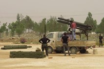 IS prizadejala sirski vojski najhujši udarec po zlomu kalifata