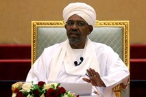 Na domu odstavljenega sudanskega predsednika našli veliko količino gotovine