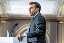 Macron poskuša dati nov zagon svojemu vodenju Francije