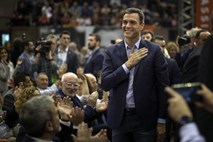 Španci na volitve, obeta se tesen boj levega in desnega bloka za sestavo vlade