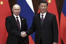 Xi prijatelju Putinu podelil častni doktorat