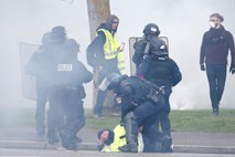 Francija s preventivnimi ukrepi proti samomorom med policisti