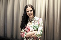 Ula Furlan se bo slekla za Playboy, Zala Đurić je dobila ime po jogurtu, Katarina Čas postaja prava popevkarica