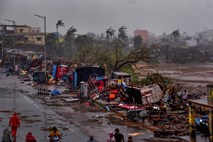Ciklon Fani po razdejanju v Indiji oslabljen nad Bangladeš