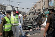 V napadu na sufijsko svetišče v Pakistanu več mrtvih