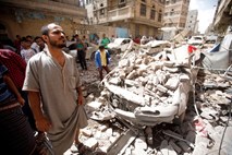 Savdska koalicija po napadih na naftovod napadla Hutije v Jemnu
