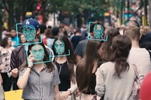 Amazon pripravljen na boj za prodajo tehnologije za prepoznavanje obrazov policiji
