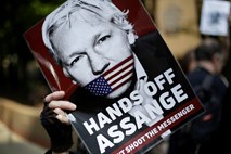 V ZDA sedemnajst novih obtožnic proti Assangeu