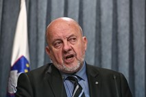 Jelinčič Šarcu kot kandidata za evropskega komisarja predlaga sebe