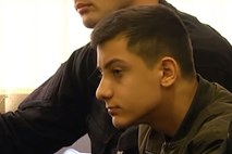 #video Brutalen umor: v videoigri poražen 14-letnik je 27-krat zabodel prijatelja