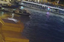 #foto #video Turistična ladjica po trku v petkrat večje plovilo potonila v nekaj sekundah 