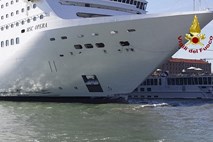 #foto #video Ladja za križarjenja v Benetkah trčila v čoln in pomol