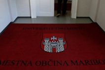 V Mariboru upor nezadovoljnih občinskih uslužbencev