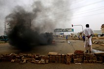 V nasilju v Sudanu 60 mrtvih, mednarodna skupnost razdeljena