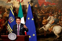Bruselj znova za sprožitev postopka proti Italiji zaradi prekomernega dolga