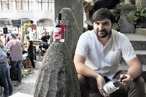 Miha Bratina,  arhitekt, fotograf, izdelovalec džina: Večino džina spijemo v koktajlih