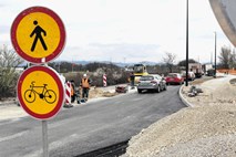 Nove zapore cest: za promet zaprti Bratislavska cesta in Ceste na Bokalce