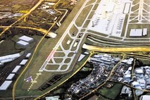 Heathrow predstavil načrt 12,5-milijardne sporne širitve