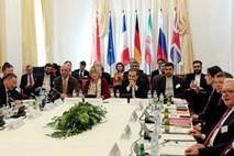 Iran vztraja pri delnem odstopu