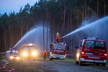Na severu Nemčije pustoši ogromen gozdni požar