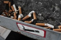 Na Švedskem kajenje poslej prepovedano tudi pred gostinskimi lokali