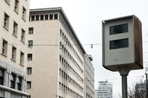 V Ljubljani namestili novi ohišji za radarje