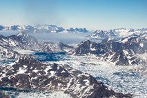 Kilometre pod površino Grenlandije so odkrili 56 podledeniških jezer