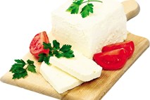 Slani beli grški sir: Feta!