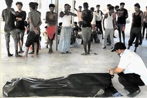 Utopljeni migranti pred Libijo: evropska tišina po letošnji največji tragediji v Sredozemlju