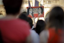 Po protestih v zvezi z izginotjem dekleta odstopil romunski notranji minister