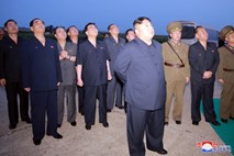Kim Jong Un rakete izstrelil kot svarilo ZDA in Južni Koreji