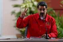 Maduro zaradi ameriških sankcij prekinil pogovore z opozicijo