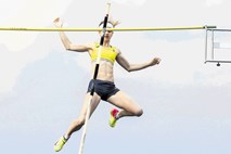 Tina Šutej v Varaždinu postavila nov slovenski rekord na prostem v skoku s palico 