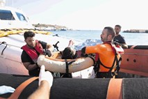 Kalvarija ladje Open Arms: Italijanski tožilec odredil izkrcanje migrantov