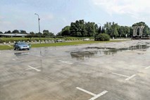 Parkirišče pri Žalah bo po asfaltiranju plačljivo