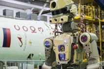 Ruska raketa na ISS prepeljala humanoidnega robota