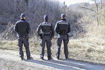 Na nezakonit prehod meje koprske policiste opozoril tudi klic občana