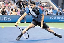 #video Novo presenečenje: Dimitrov razorožil Federerja