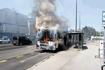 Za Bežigradom pogorel avtobus LPP